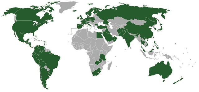 Subway has stores on every contentant, including in almost every country in North and South America.